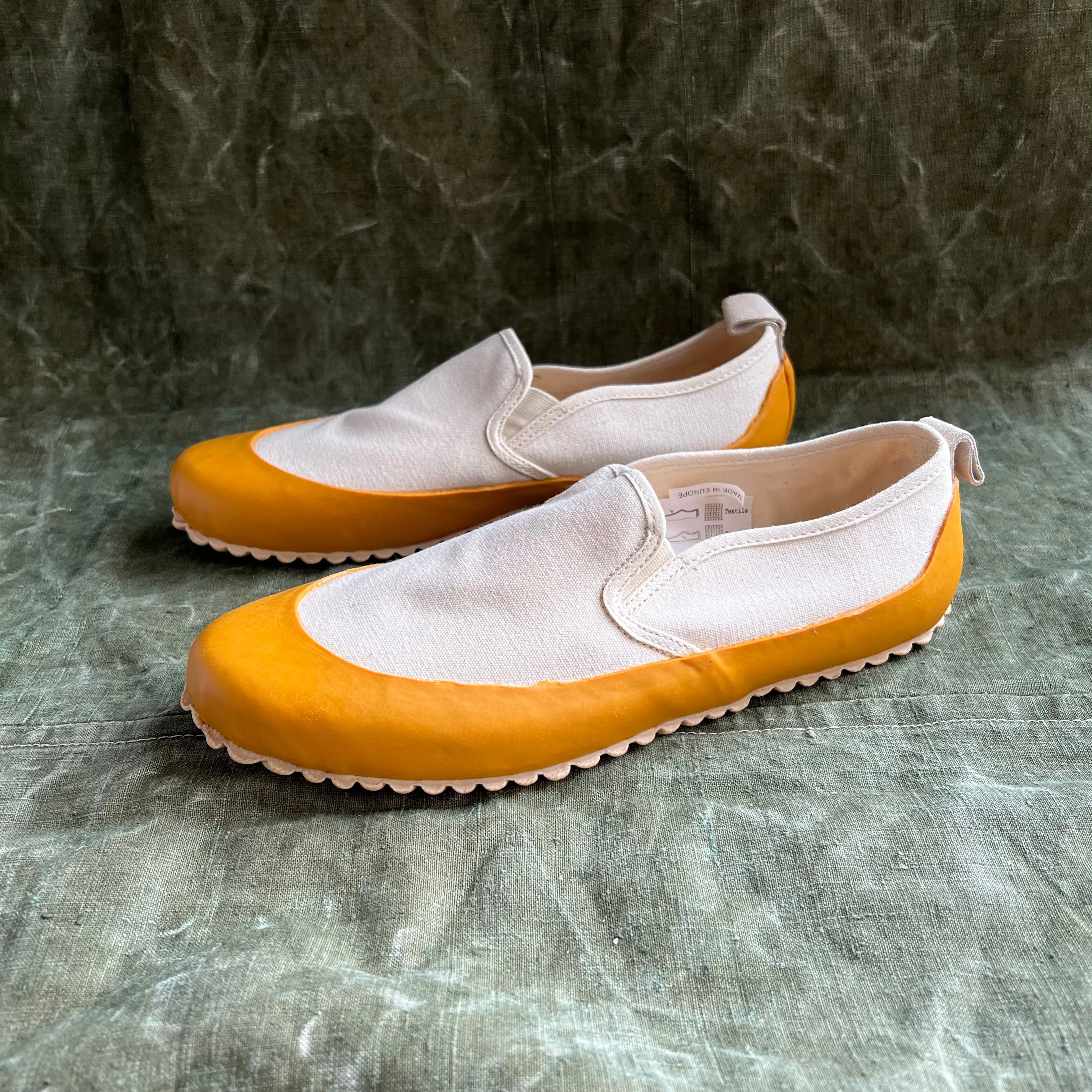 ARCHIVE SALE - MARINE SLIP ON, ECRU/YELLOW