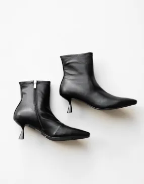 Sharina Boots (Black) - By Billini